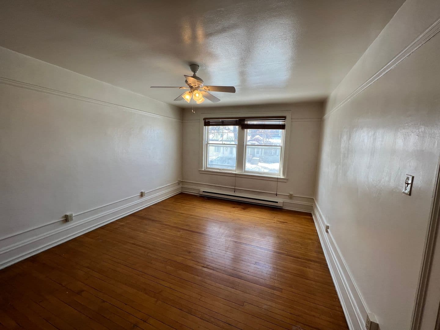 Livingston Apartment: 219 W. Callender Street