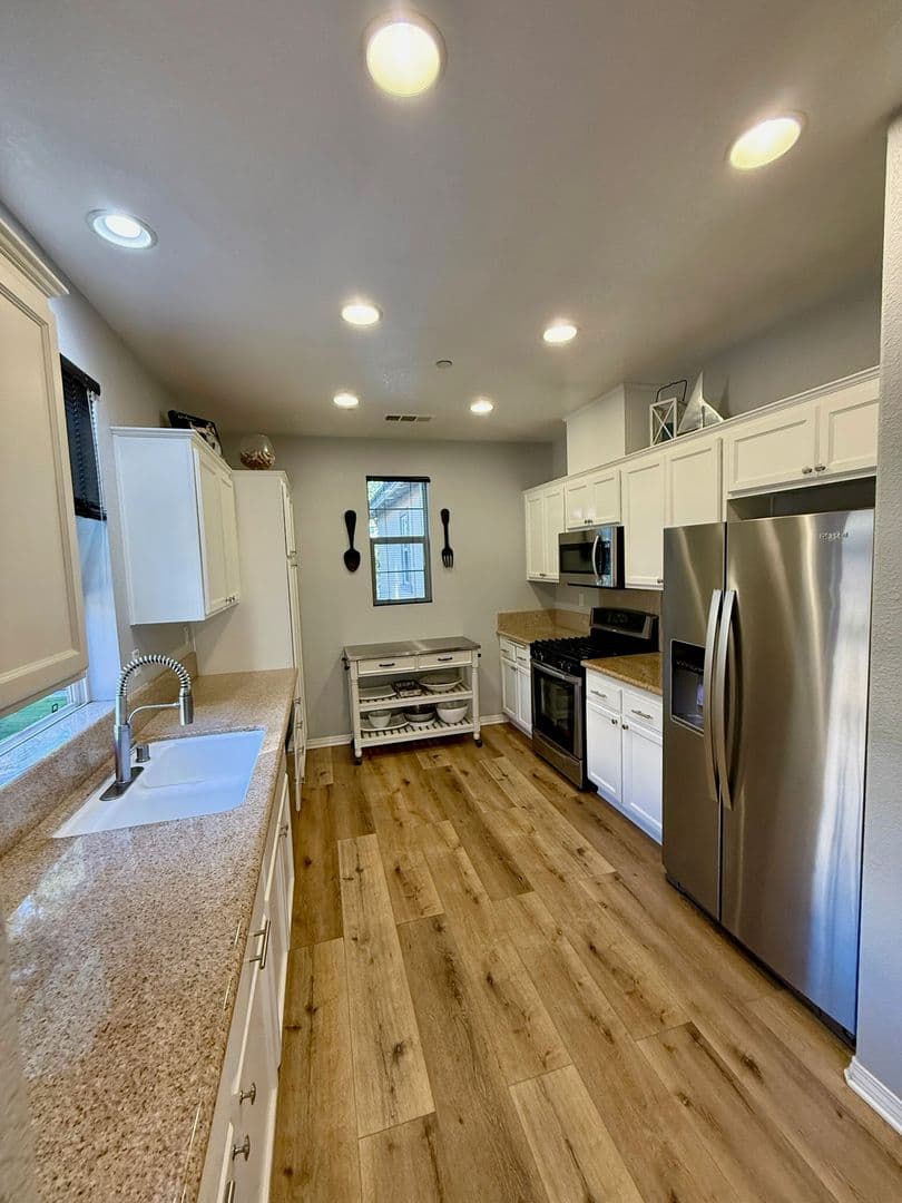 Oxnard House: 3129 Lisbon Lane