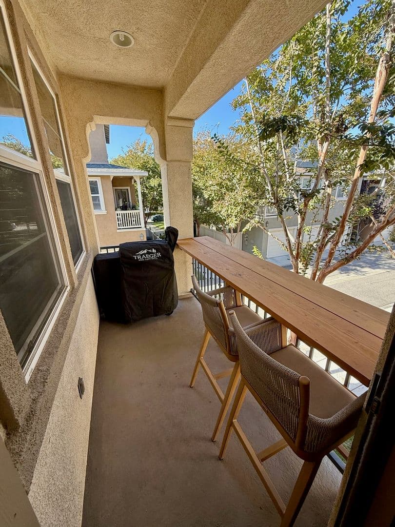 Oxnard House: 3129 Lisbon Lane