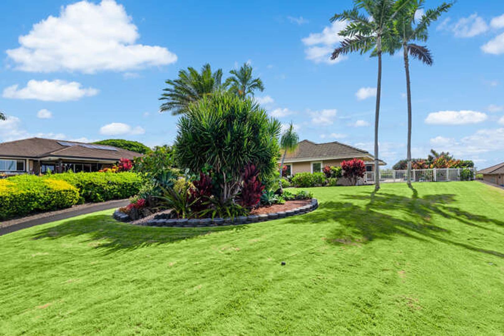 Kailua Kona House: 75-5614-R Hienaloli Road