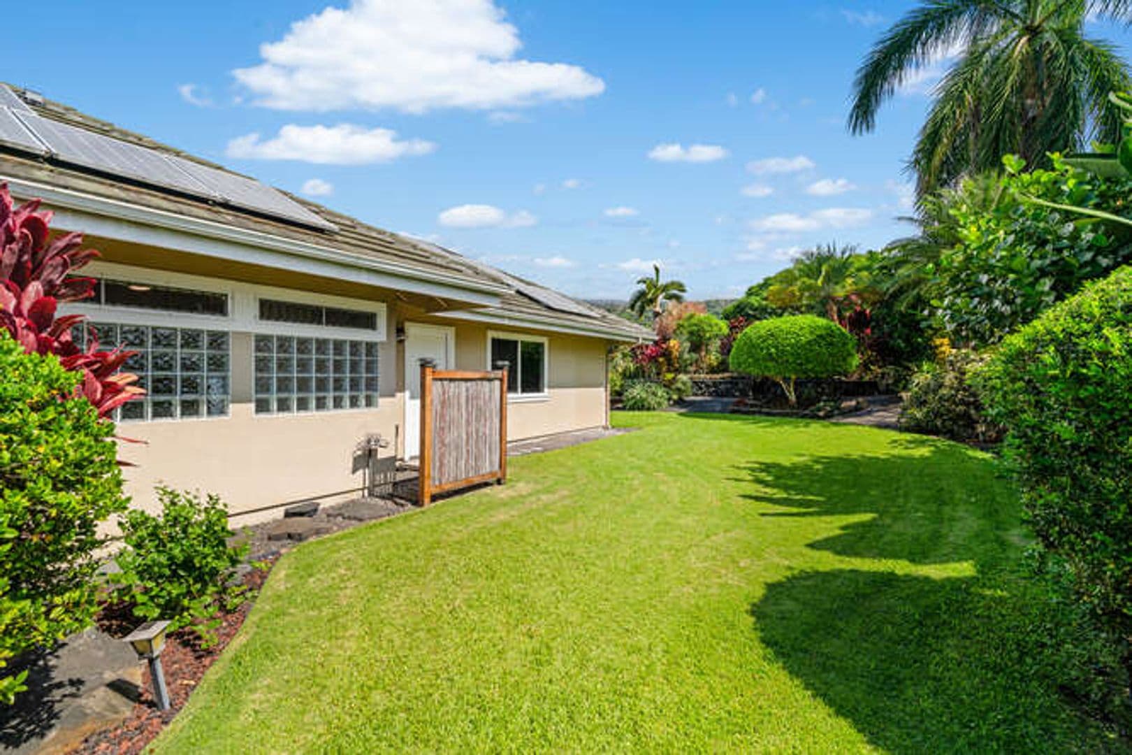 Kailua Kona House: 75-5614-R Hienaloli Road