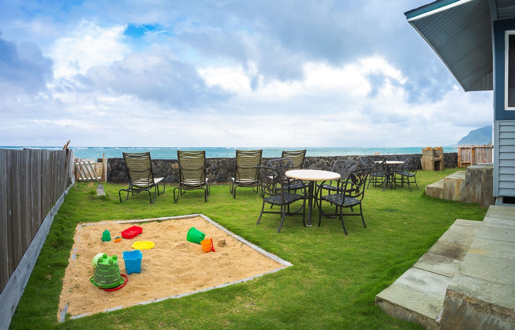 Hauula House: 53-829 Kamehameha Hwy