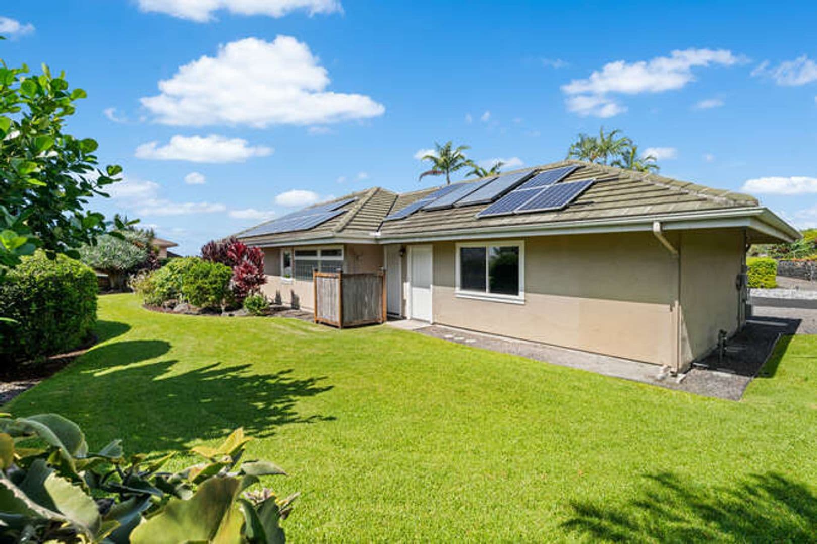 Kailua Kona House: 75-5614-R Hienaloli Road