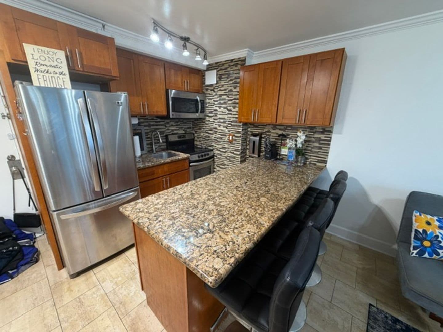 Honolulu Condo: 445 Kaiolu St