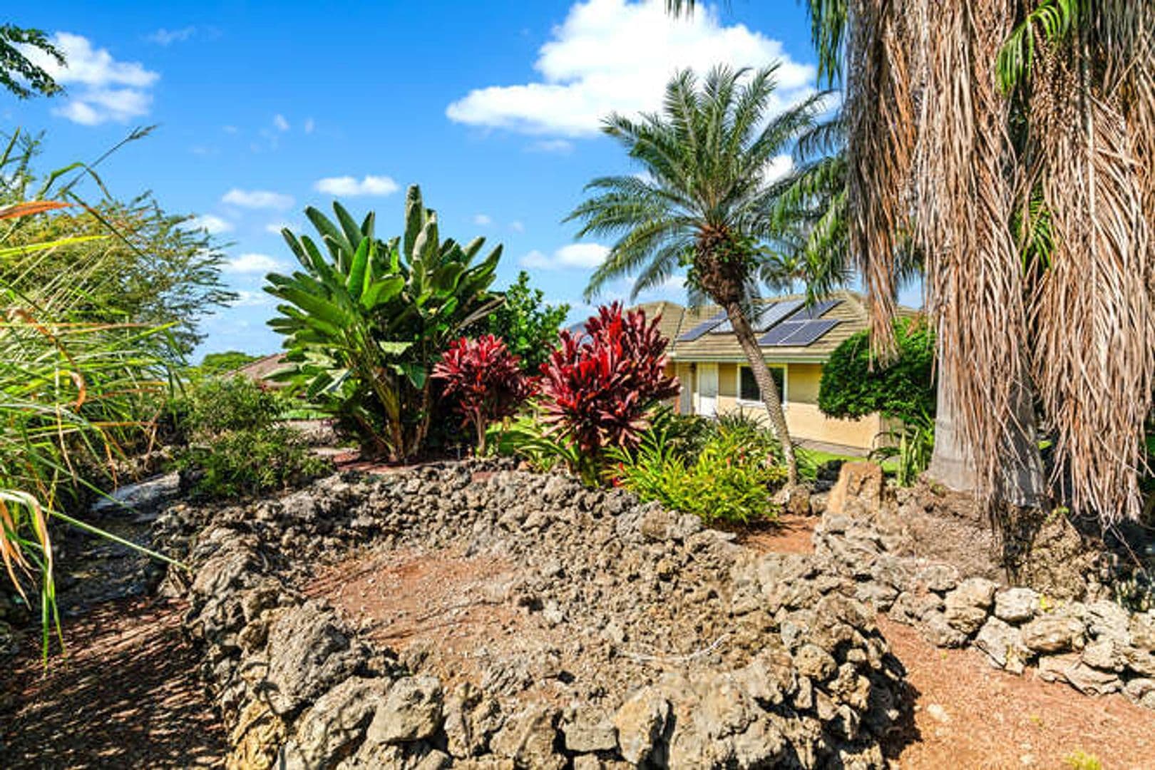 Kailua Kona House: 75-5614-R Hienaloli Road