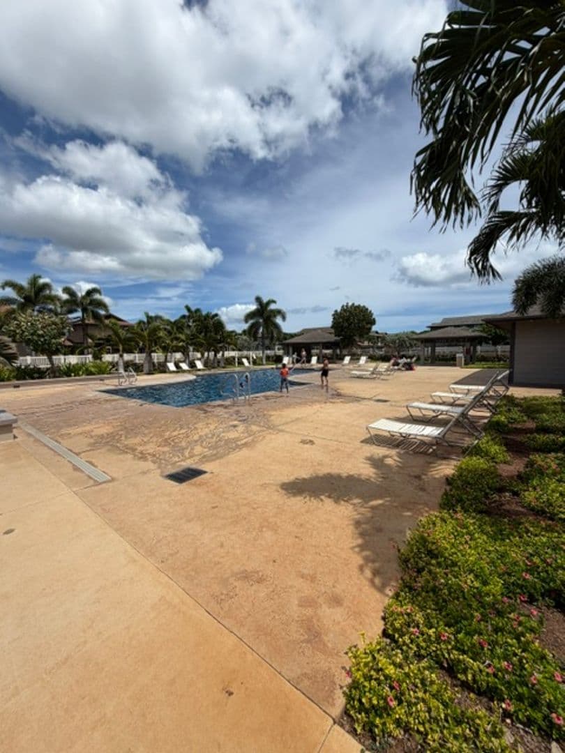 Ewa Beach House: 91-1001 Keaunui St #26