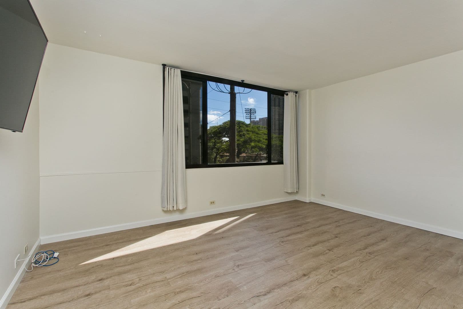 Honolulu House: 2232 Kapiolani Blvd