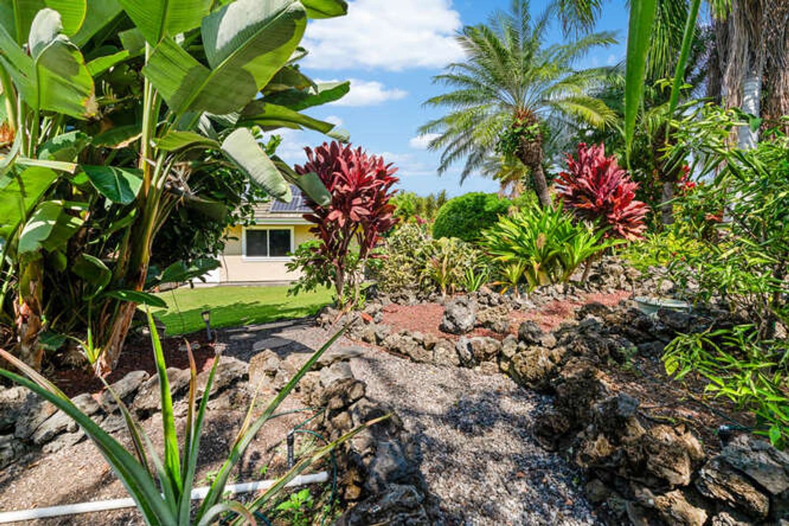 Kailua Kona House: 75-5614-R Hienaloli Road