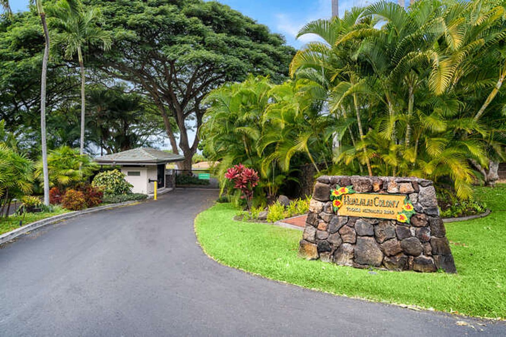 Kailua Kona House: 75-5614-R Hienaloli Road