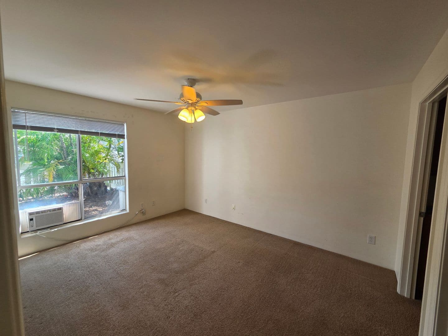Kailua Kona Condo: 75-6081 Alii Dr. #W103