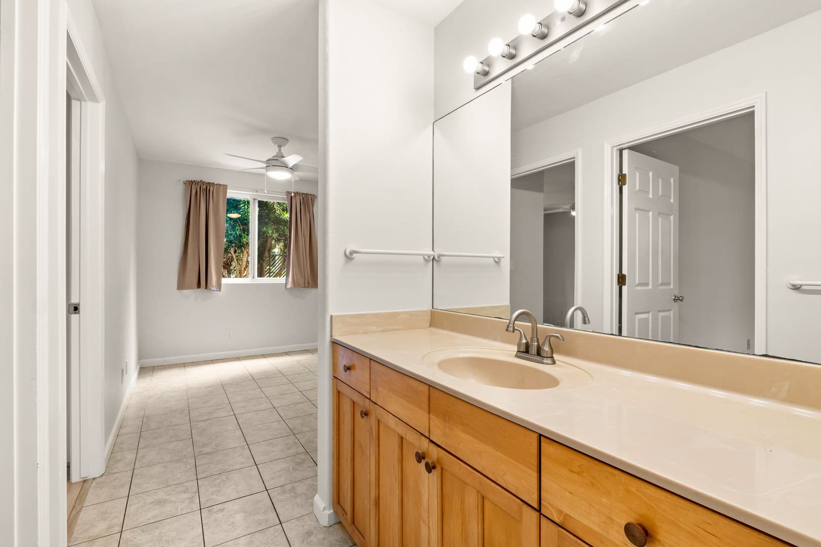 Kailua Apartment: 405 Oneawa Street