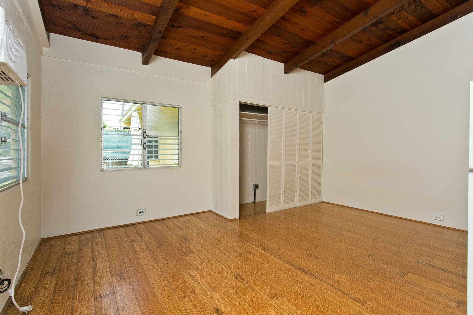 Kailua House: 523 Iliʻāina Street-Studio
