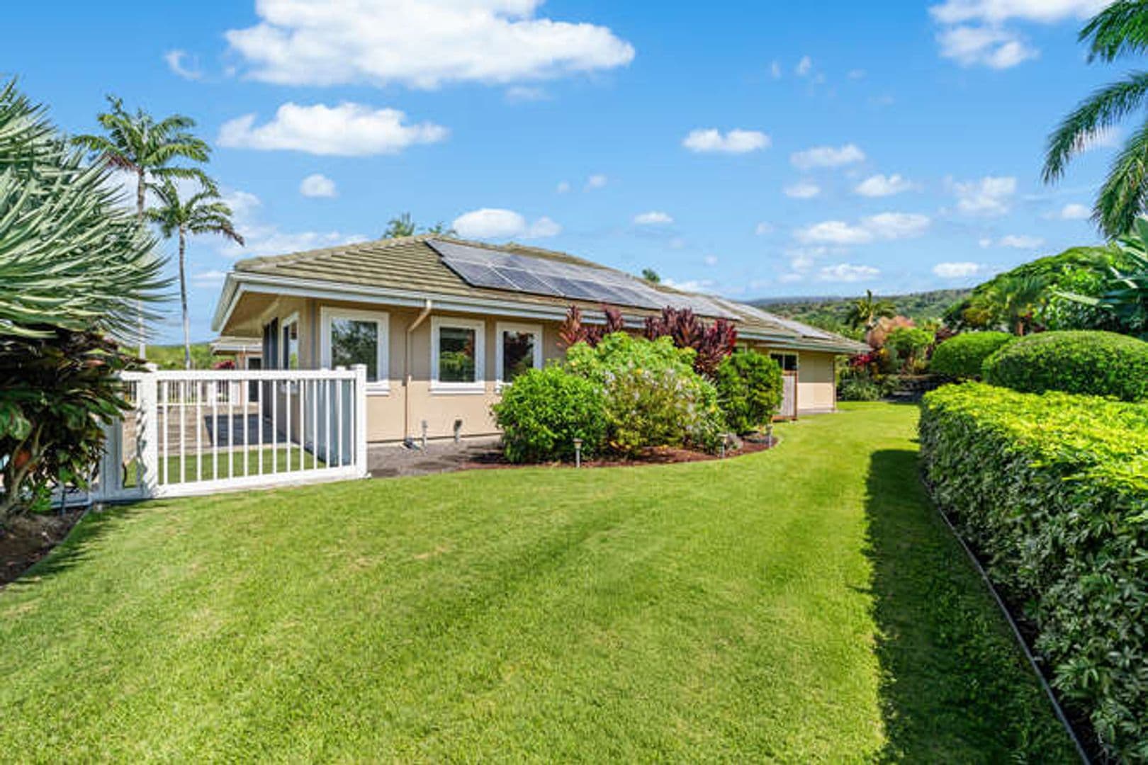Kailua Kona House: 75-5614-R Hienaloli Road