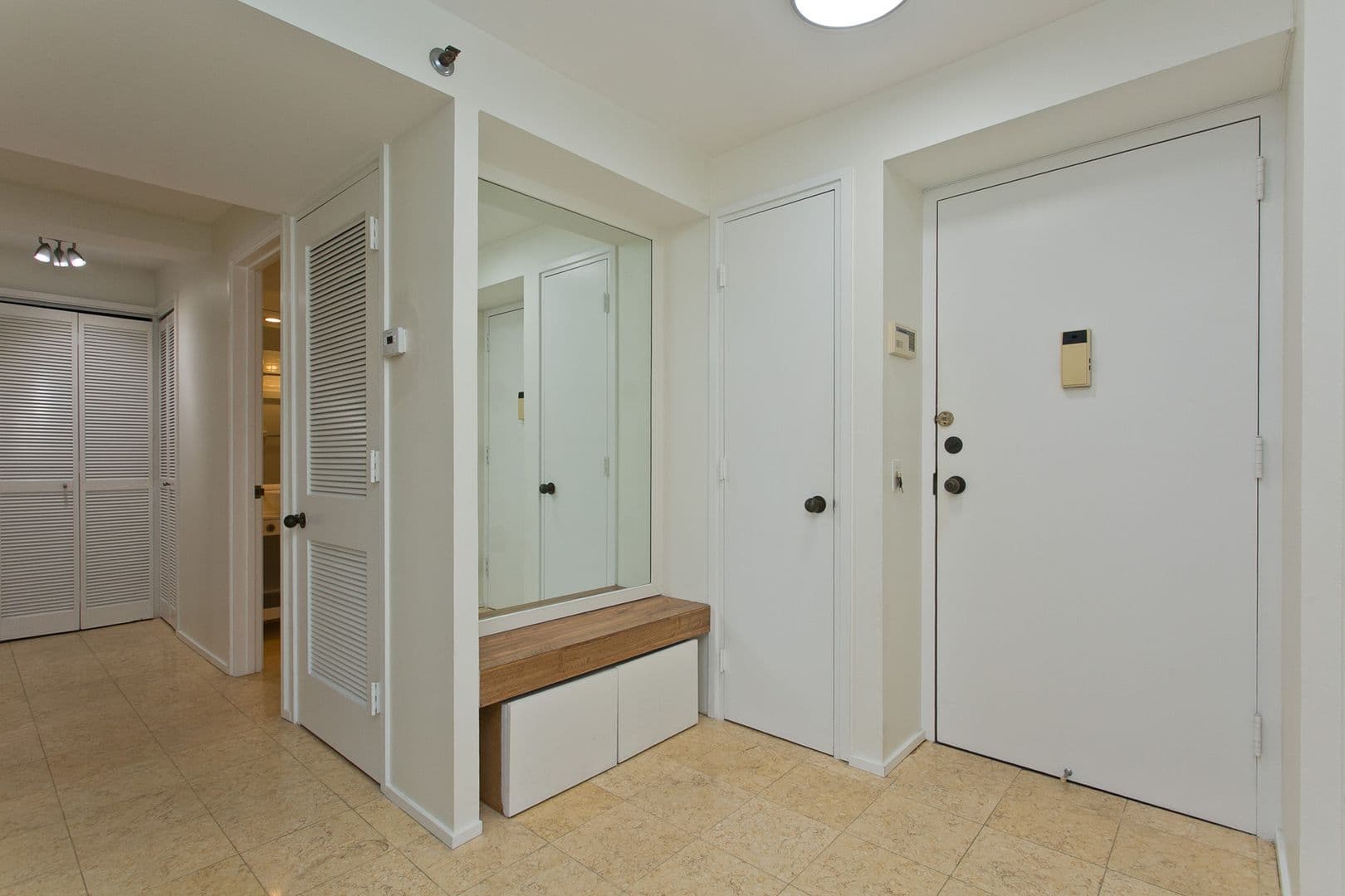 Honolulu House: 2232 Kapiolani Blvd