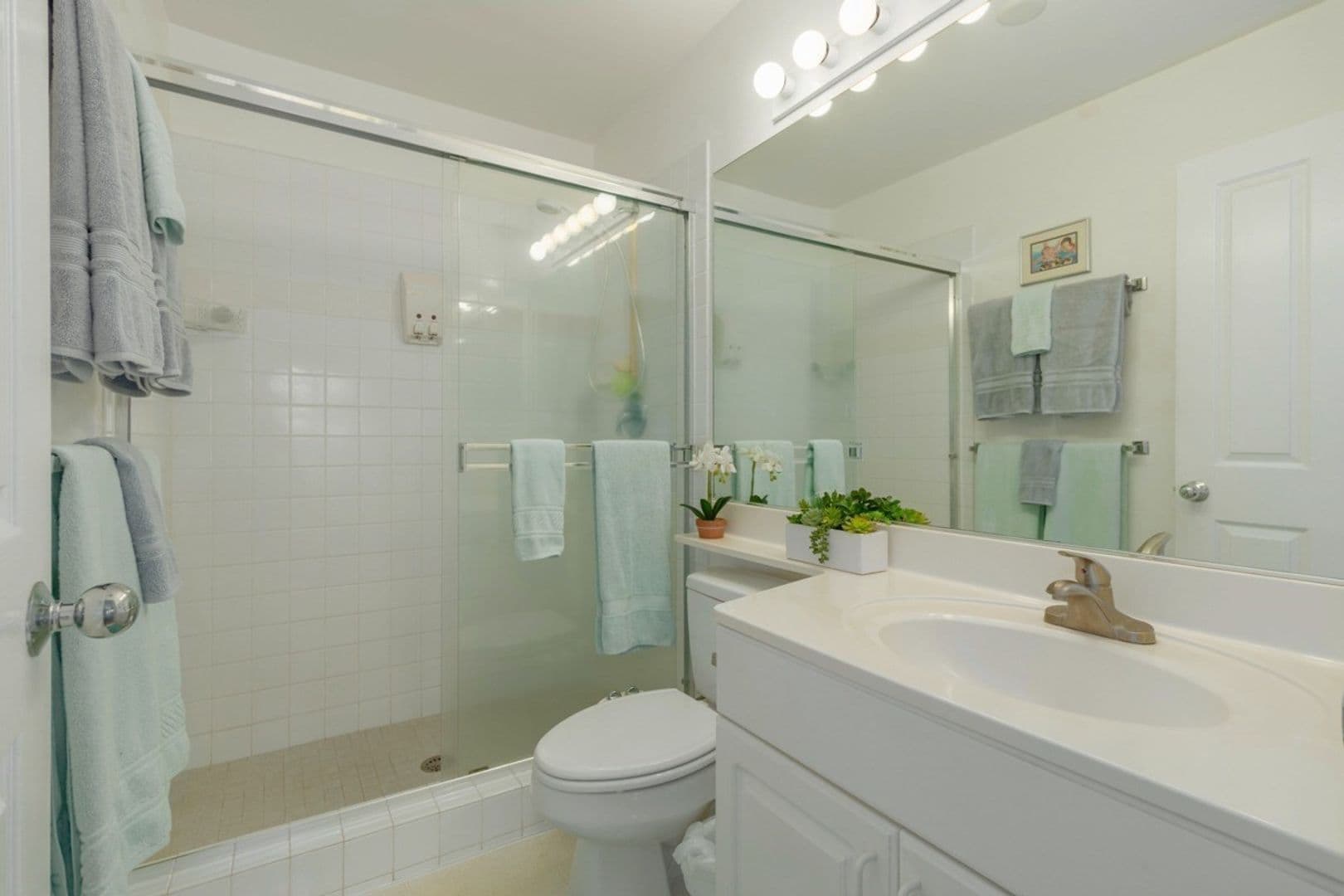 Kailua Kona Condo: 75-6081 Alii Drive, FF201