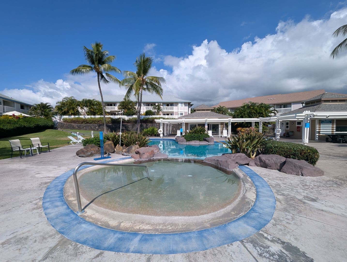 Kailua Kona Condo: 75-6081 Alii Dr. #W103