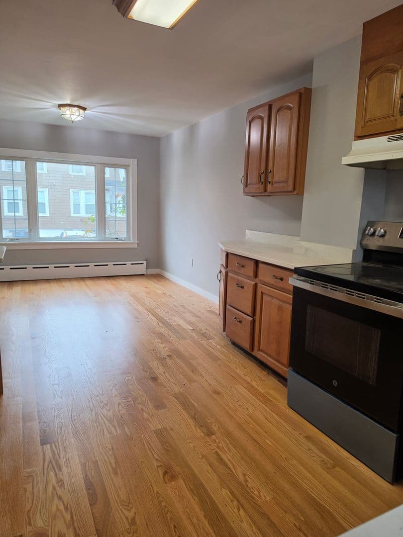 Methuen Apartment: 38 Strathmore Rd