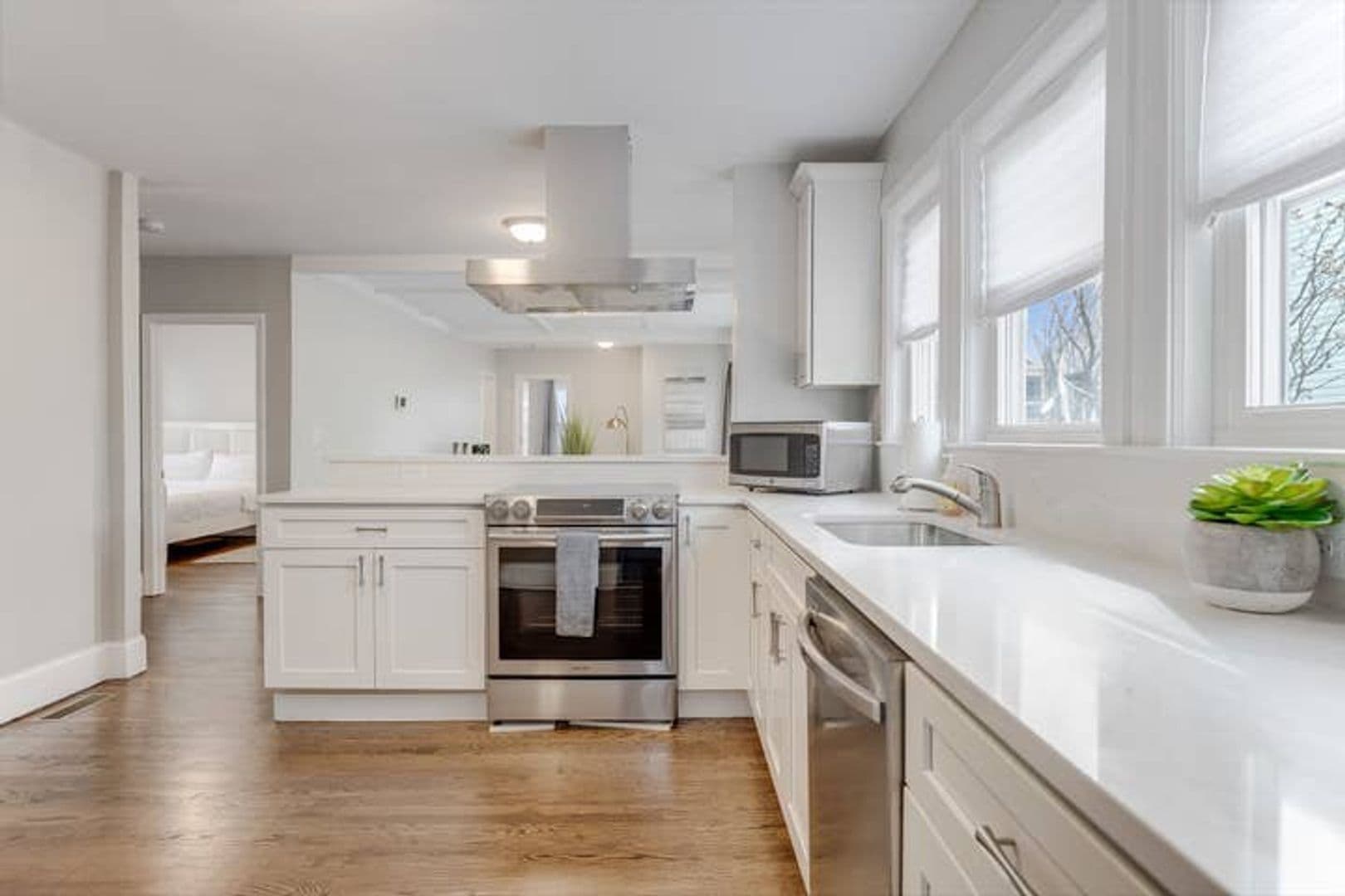 Medford Apartment: 10 Park St