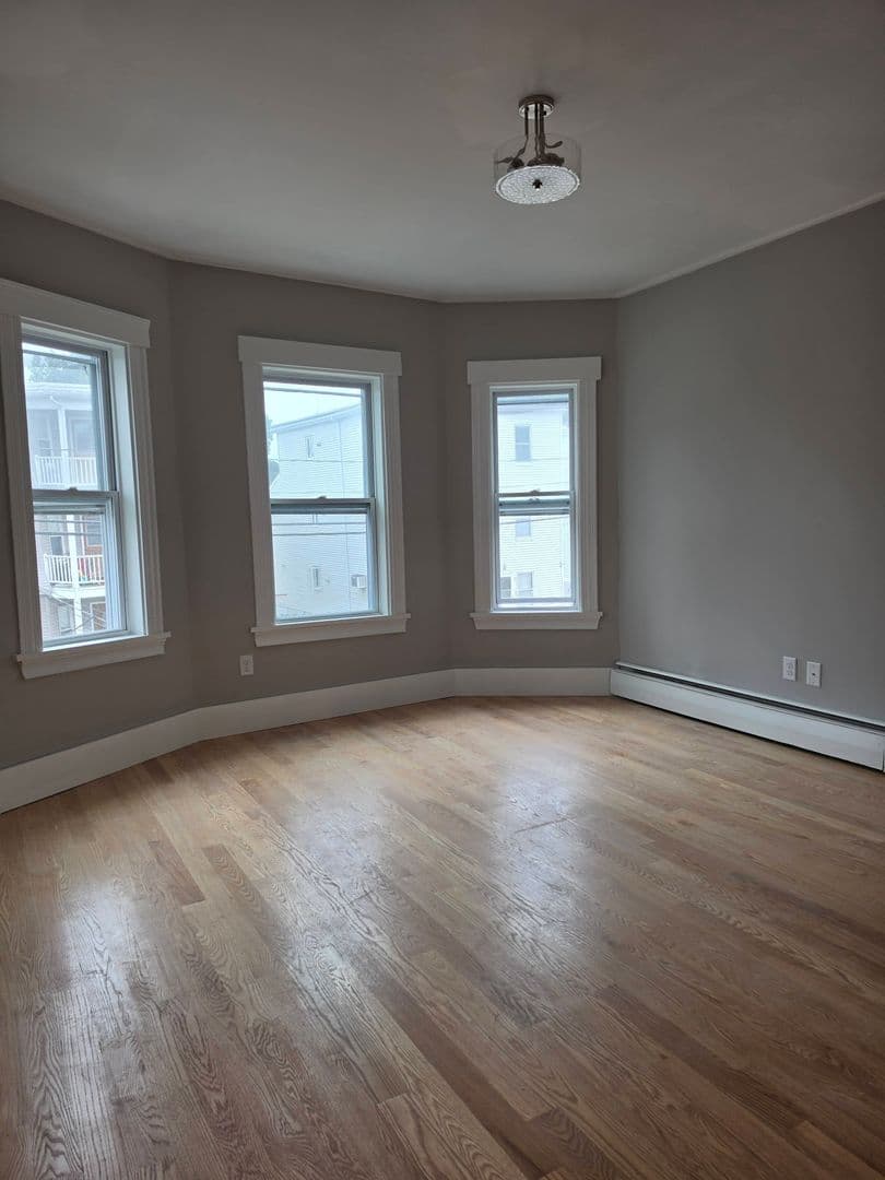 Peabody Apartment: 17 Warren St