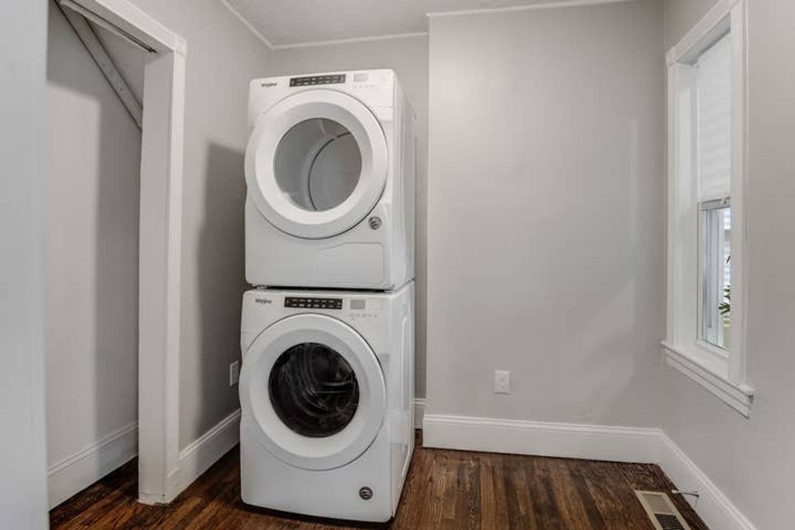 Medford Apartment: 10 Park St