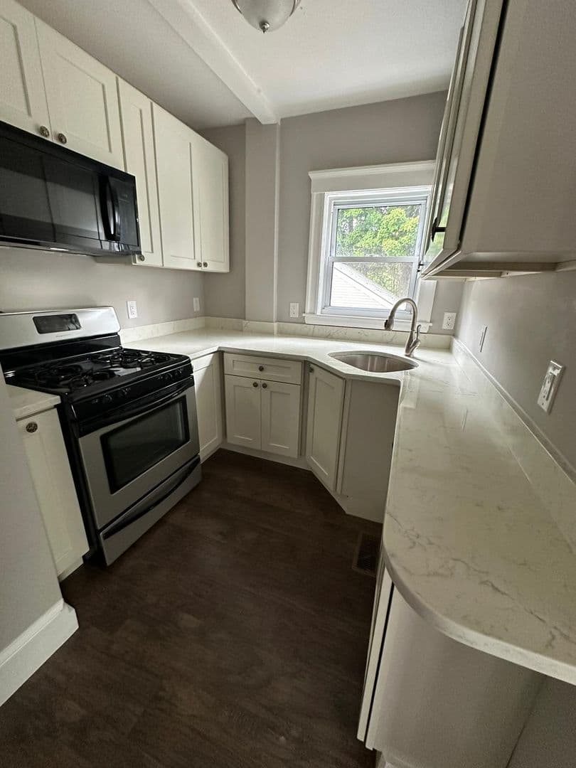 Peabody Apartment: 13 Margin St