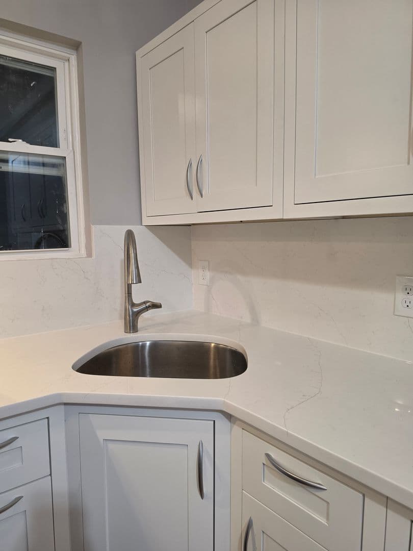 Peabody Apartment: 17 Warren St