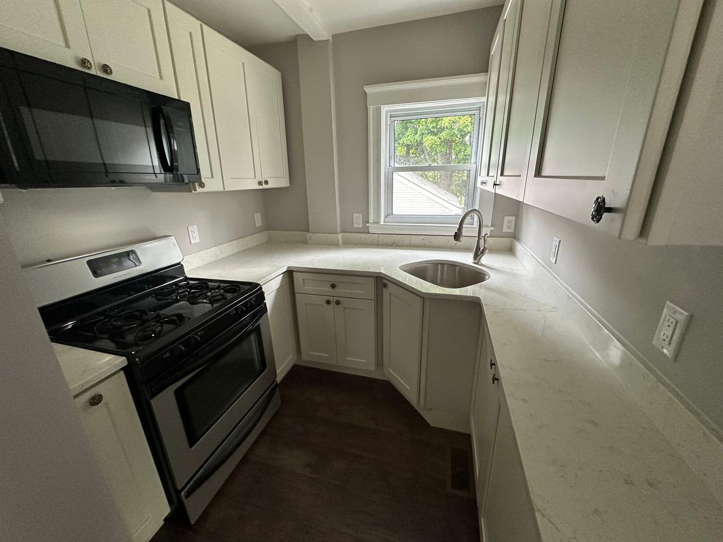 Peabody Apartment: 13 Margin St