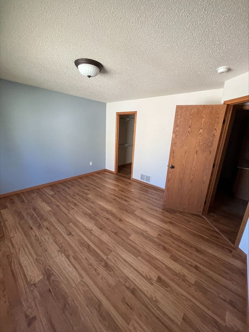 Moorhead House: 3433 15th St S