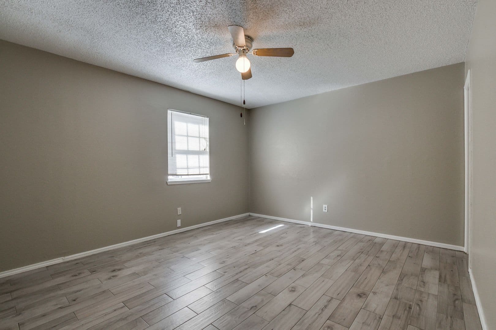 Oklahoma City House: 6048 NW Expressway