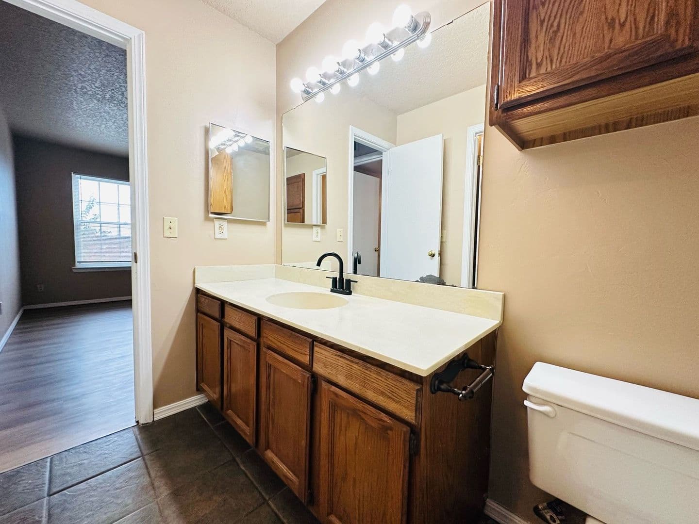 Oklahoma City House: 3200 W Britton Road #19