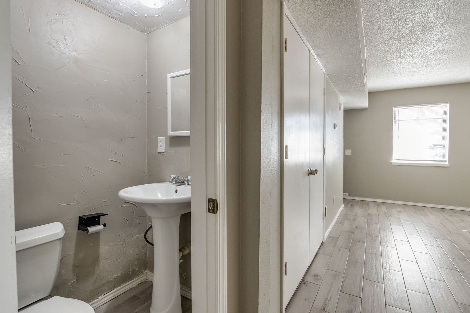 Oklahoma City House: 6048 NW Expressway