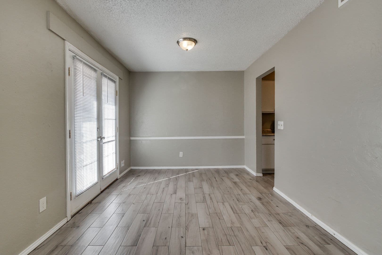 Oklahoma City House: 6048 NW Expressway