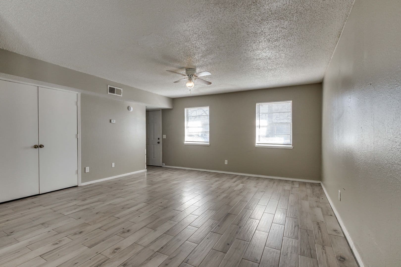Oklahoma City House: 6048 NW Expressway