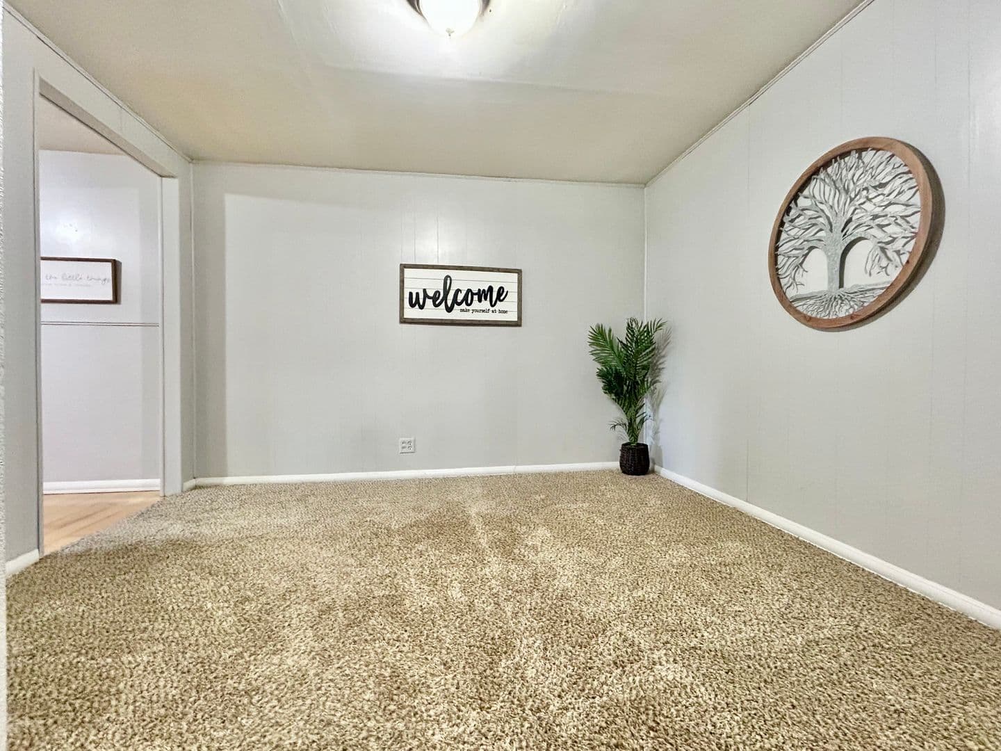 Del City House: 4220 SE 25th St