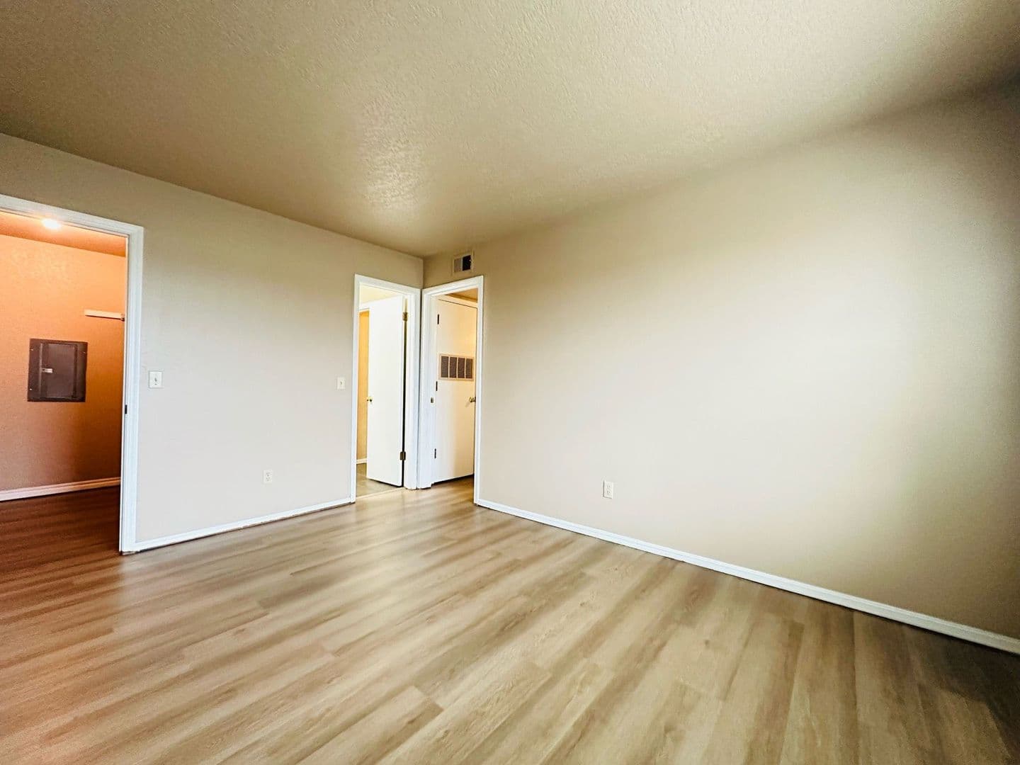 Oklahoma City House: 3200 W Britton Road #19