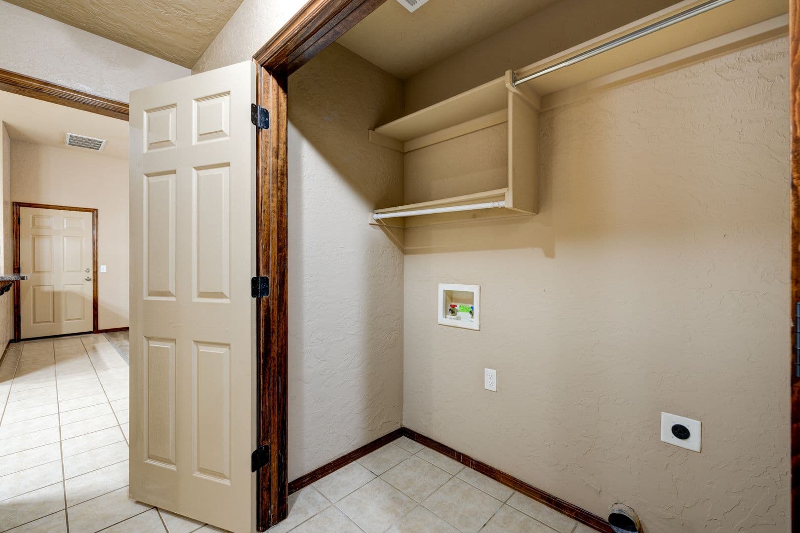 Yukon House: 3517 Galatian Way