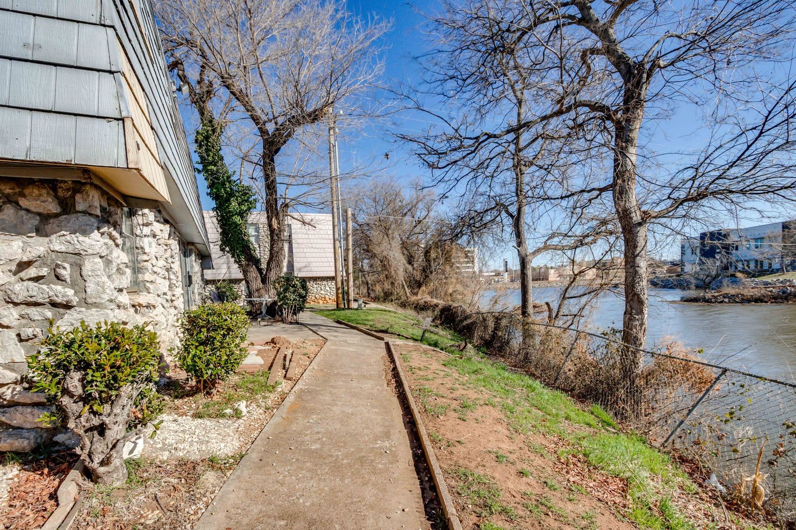 Oklahoma City House: 6048 NW Expressway