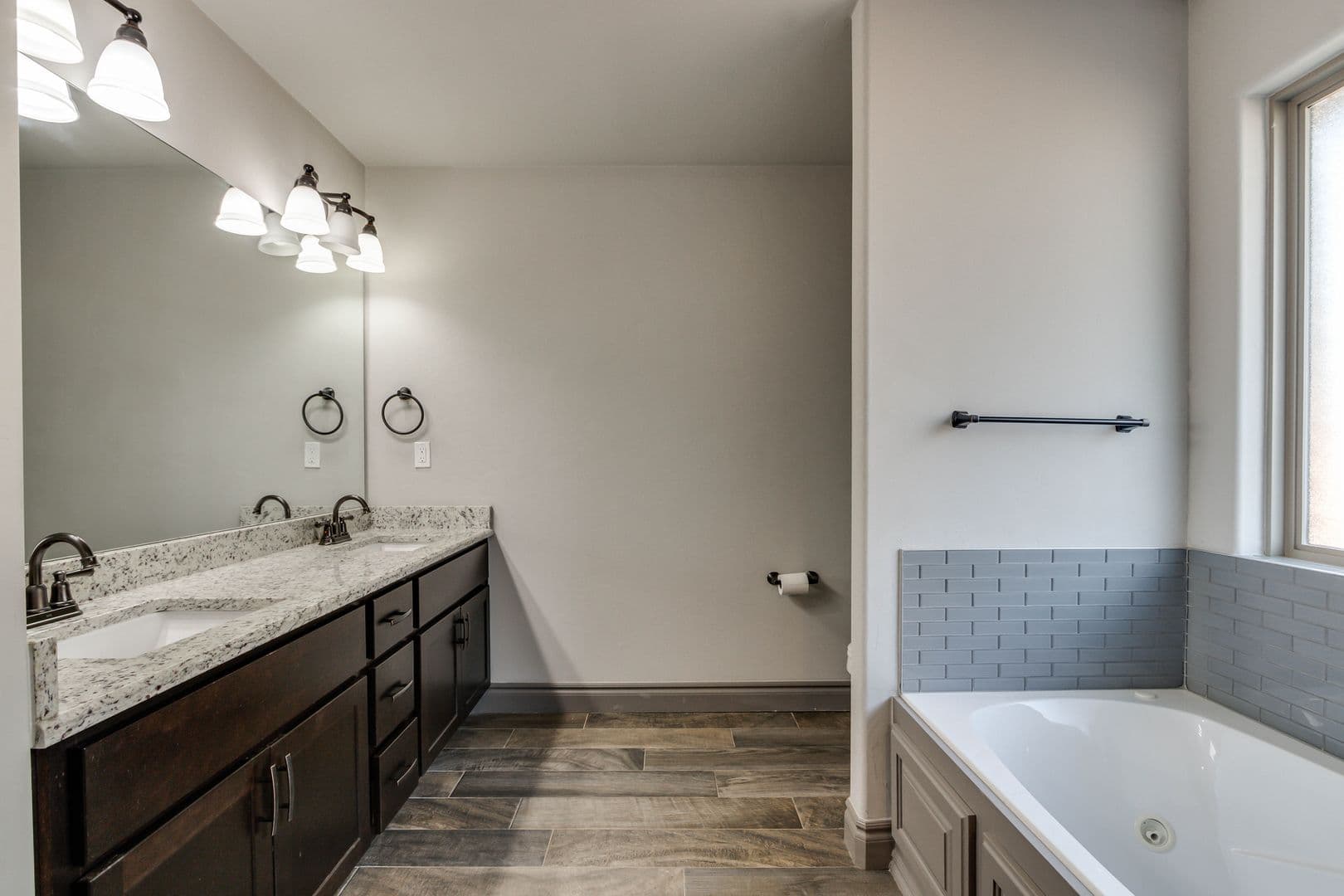 Edmond House: 6133 Oxnard St