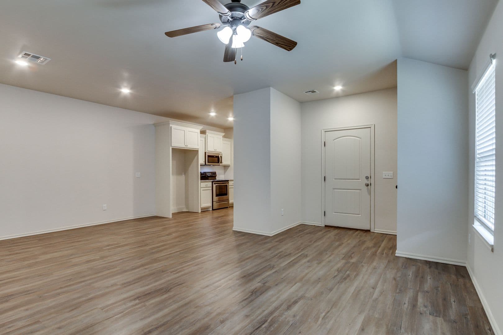 Edmond House: 437 Chalk Hill Ct