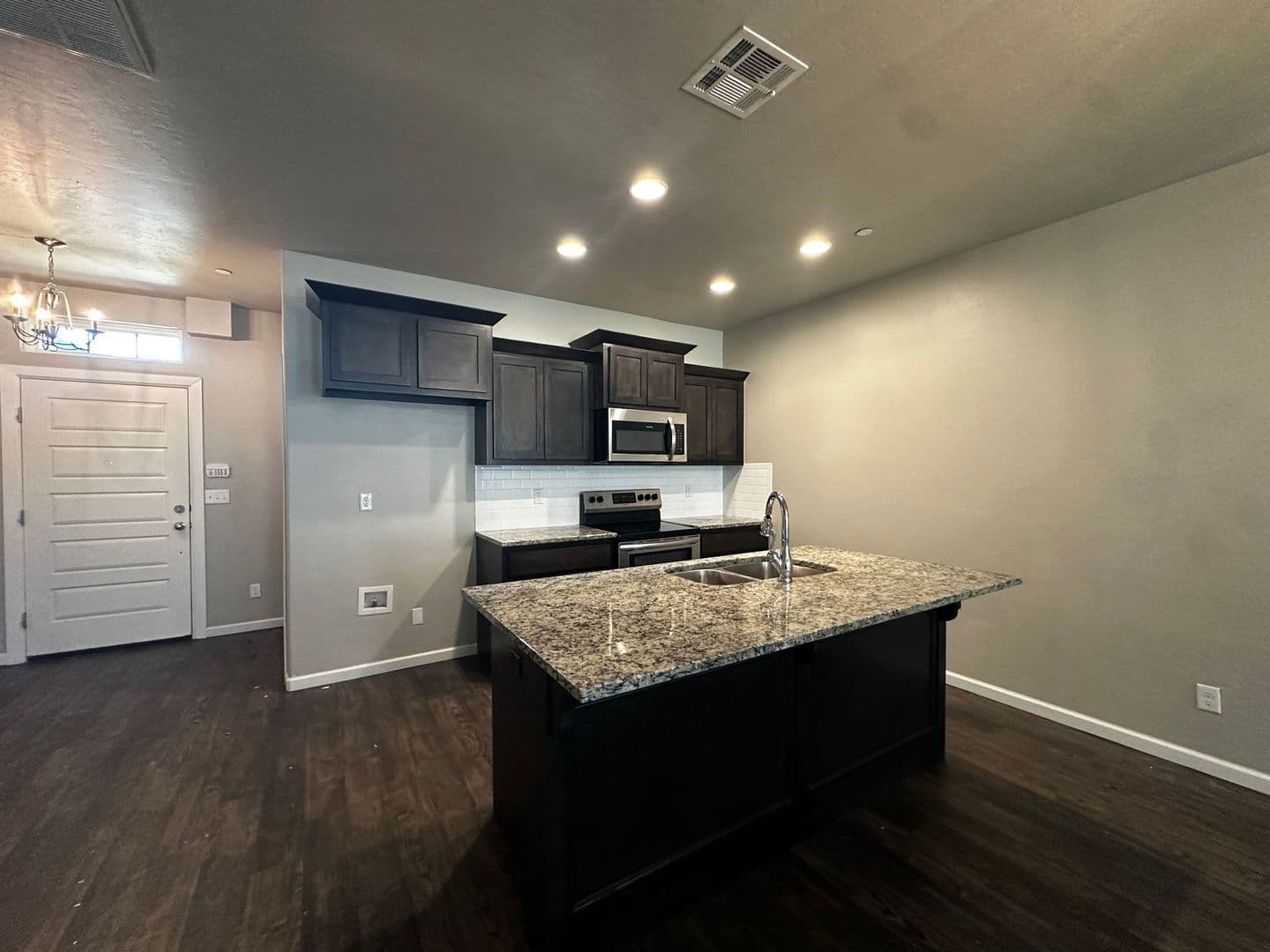 Moore House: 745 SW 14th St