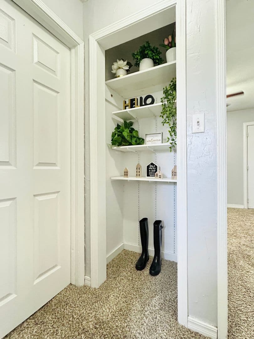 Del City House: 4220 SE 25th St