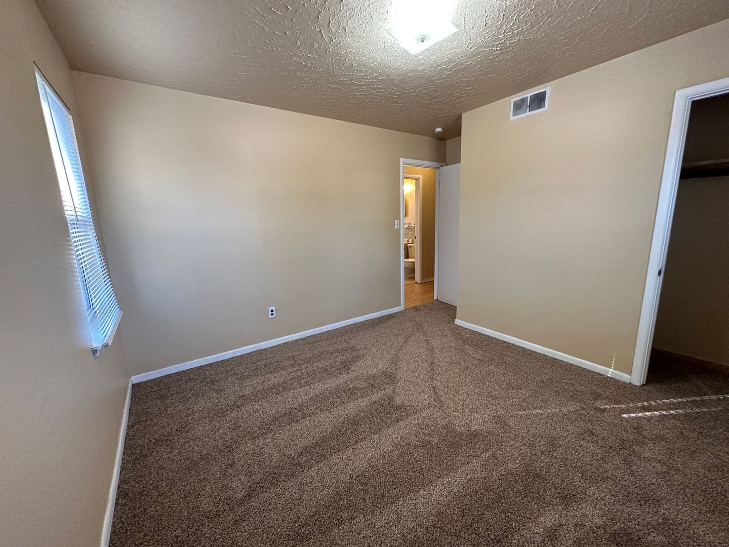 Midwest City House: 116 W. Rose Drive