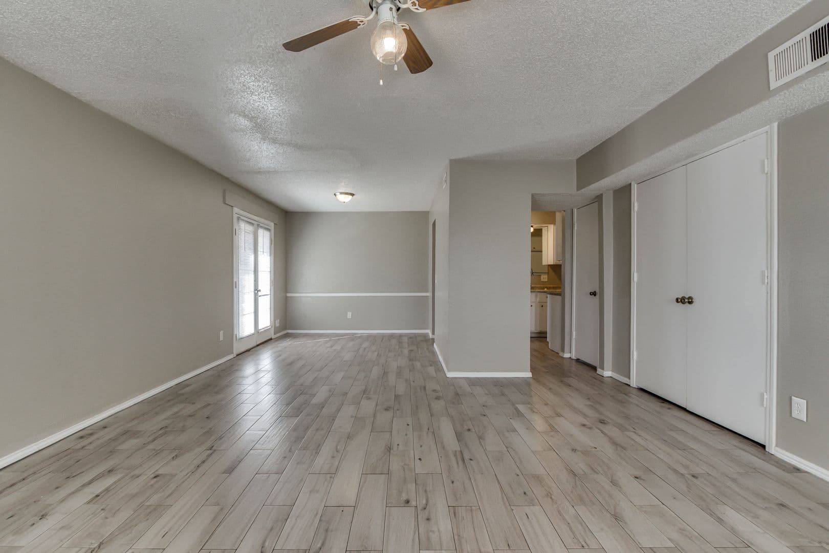 Oklahoma City House: 6048 NW Expressway