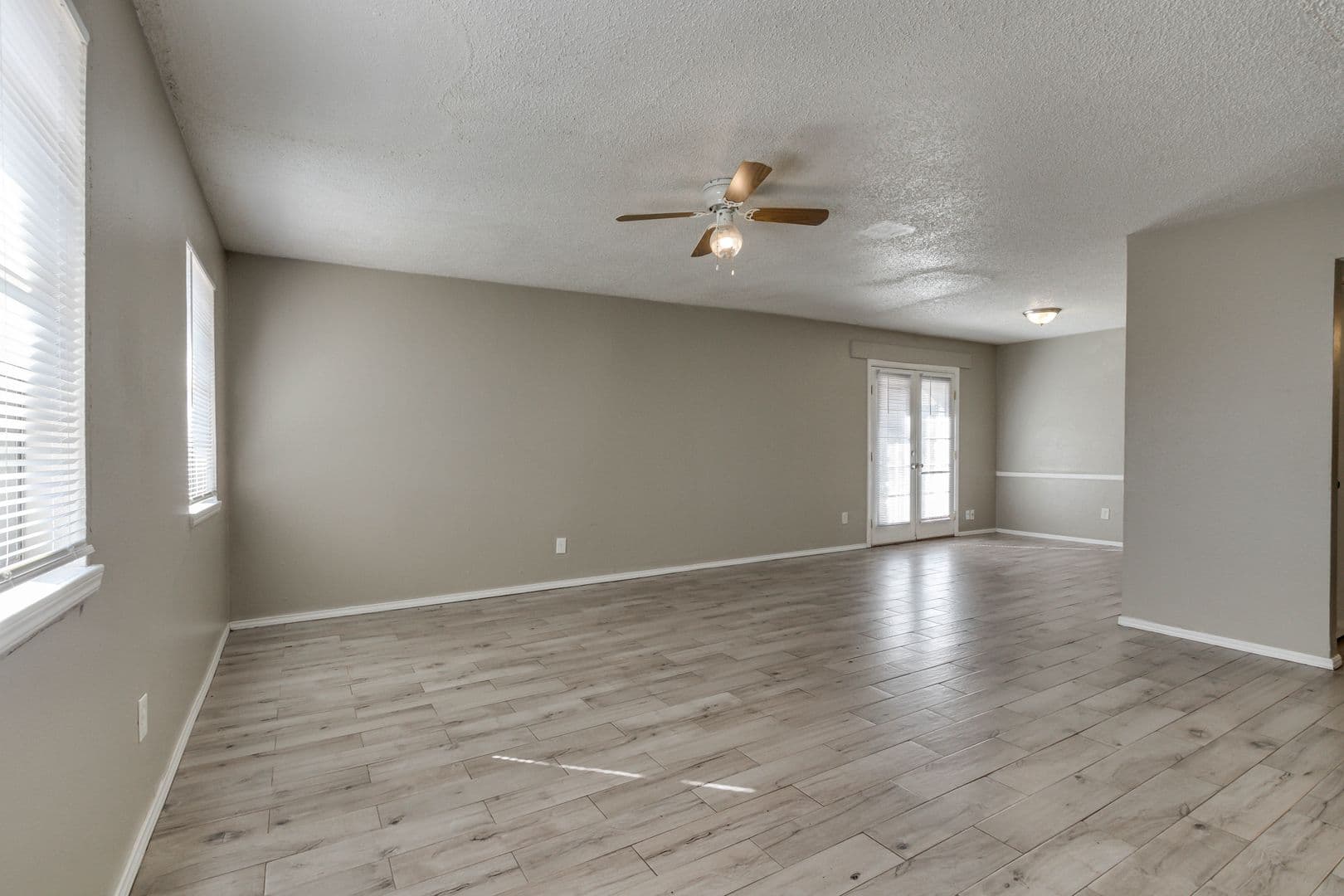 Oklahoma City House: 6048 NW Expressway