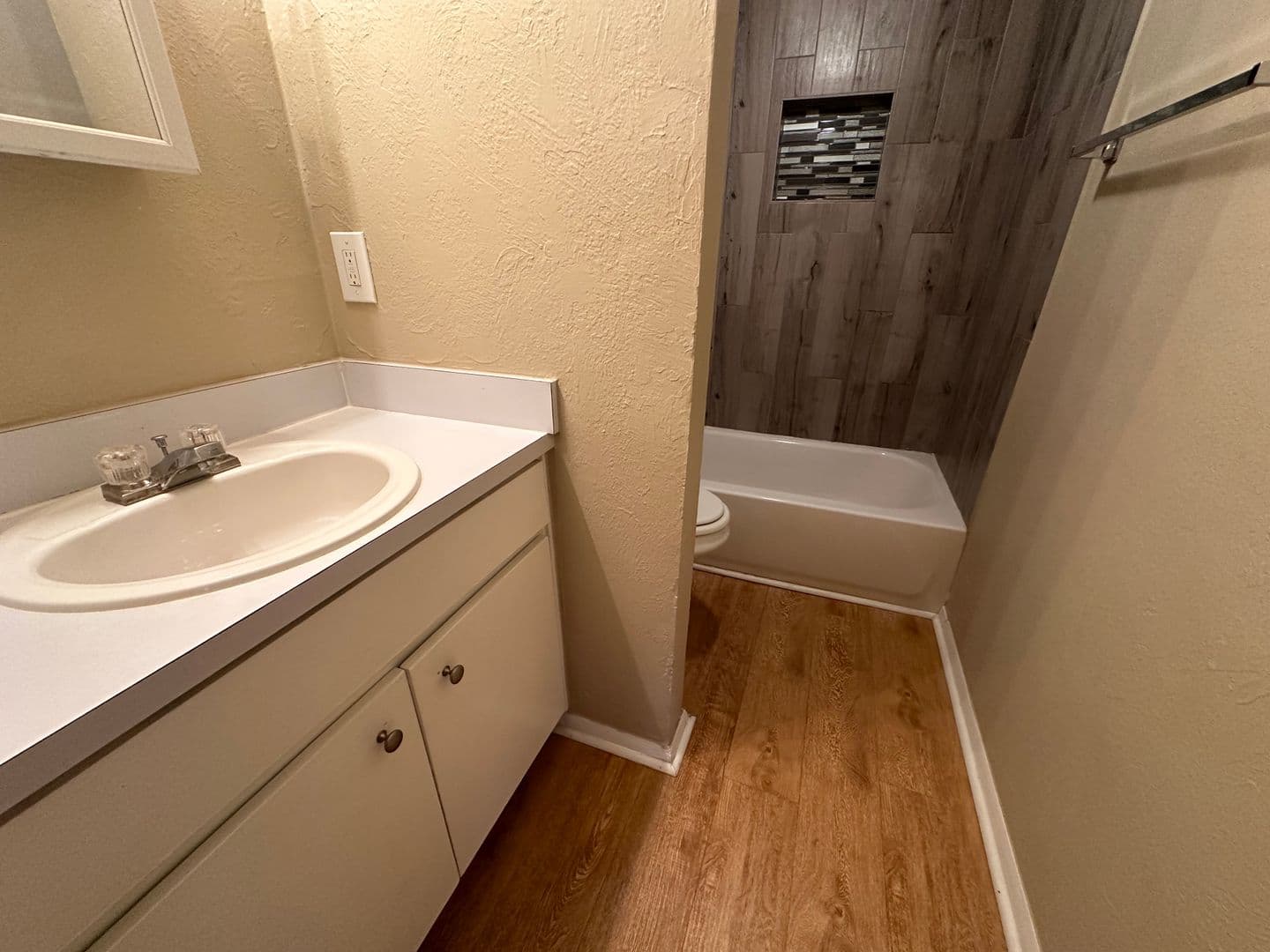 Oklahoma City House: 6016 NW Expressway Unit B
