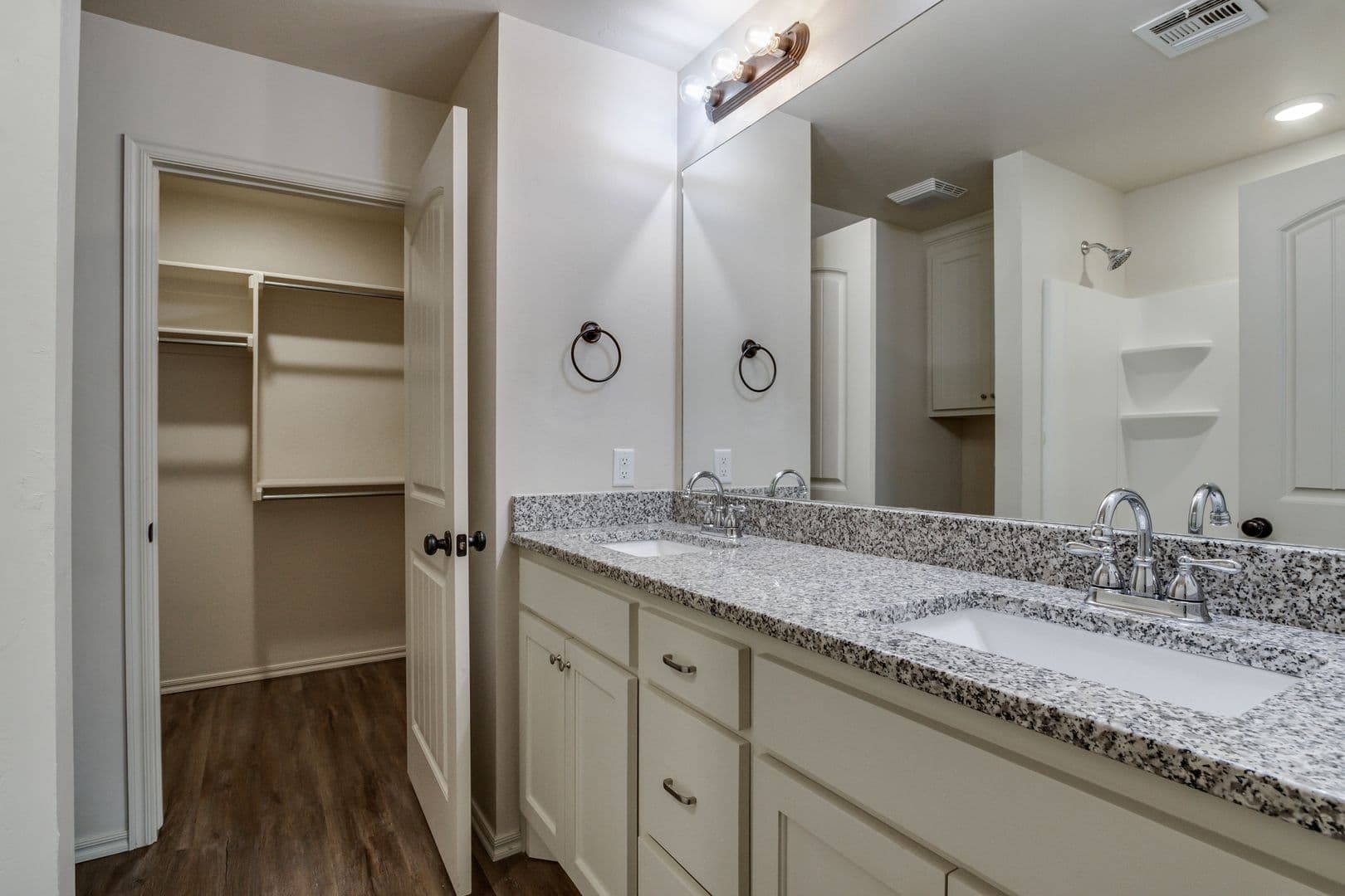 Edmond House: 437 Chalk Hill Ct