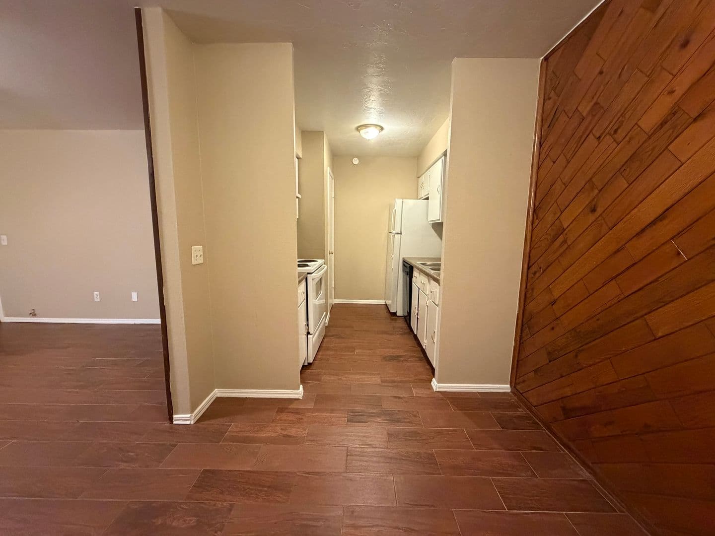 Oklahoma City House: 6028 NW Expressway Unit C