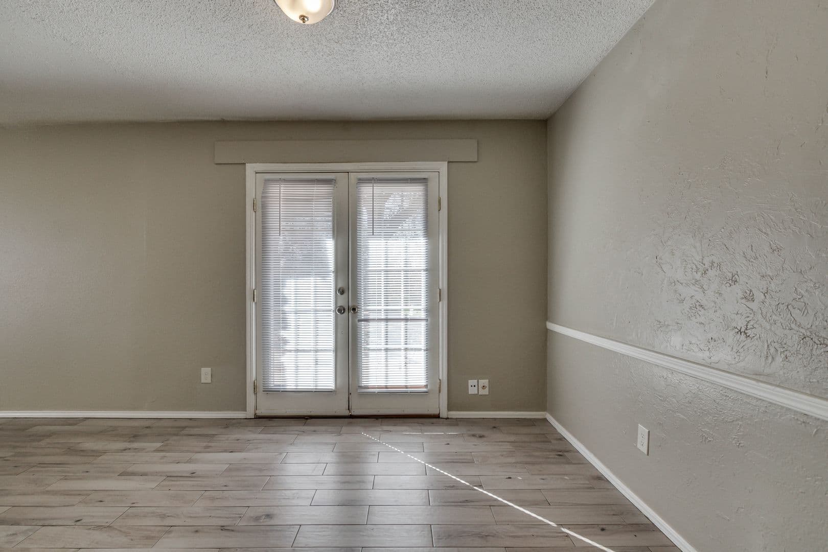 Oklahoma City House: 6048 NW Expressway