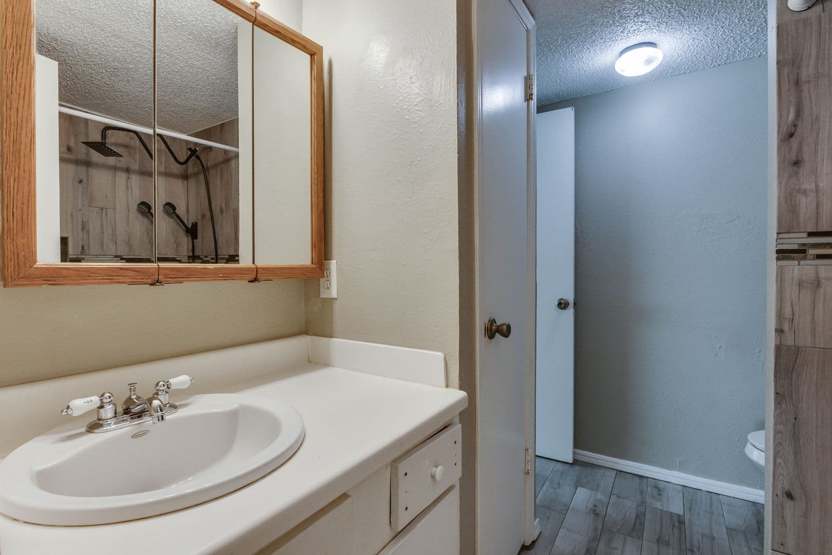 Oklahoma City House: 6048 NW Expressway