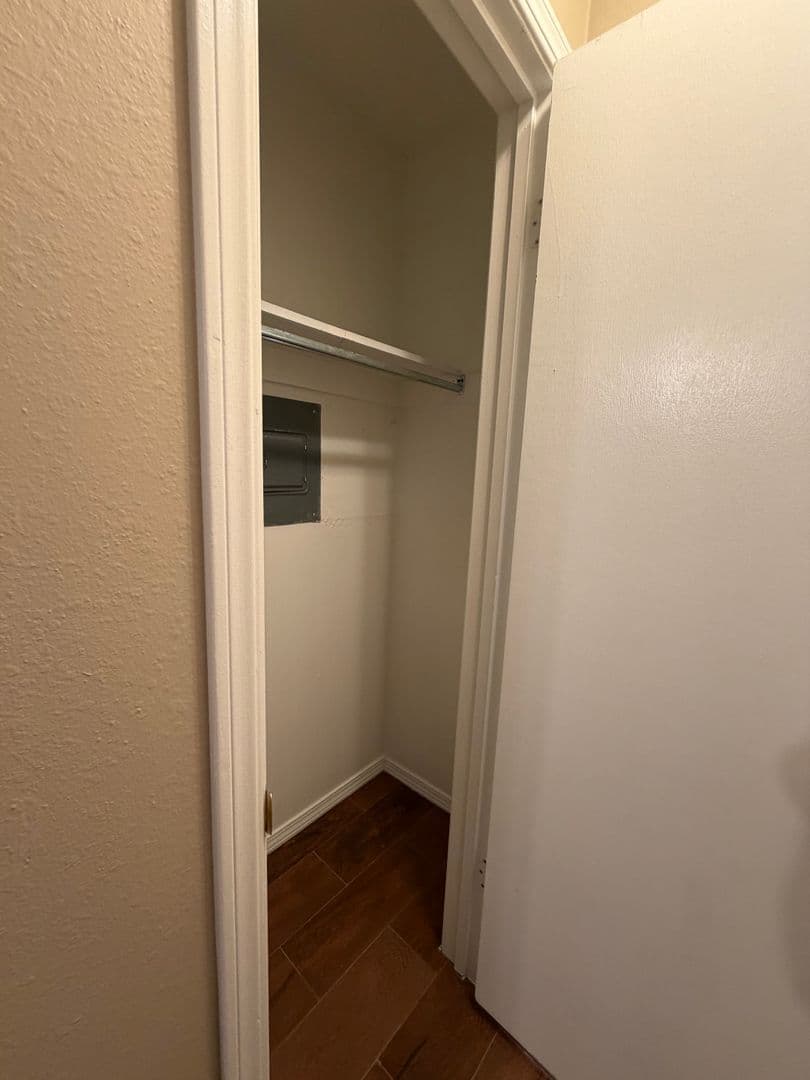 Oklahoma City House: 6028 NW Expressway Unit C